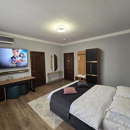 Hotel Yarus Ploieşti Extérieur photo