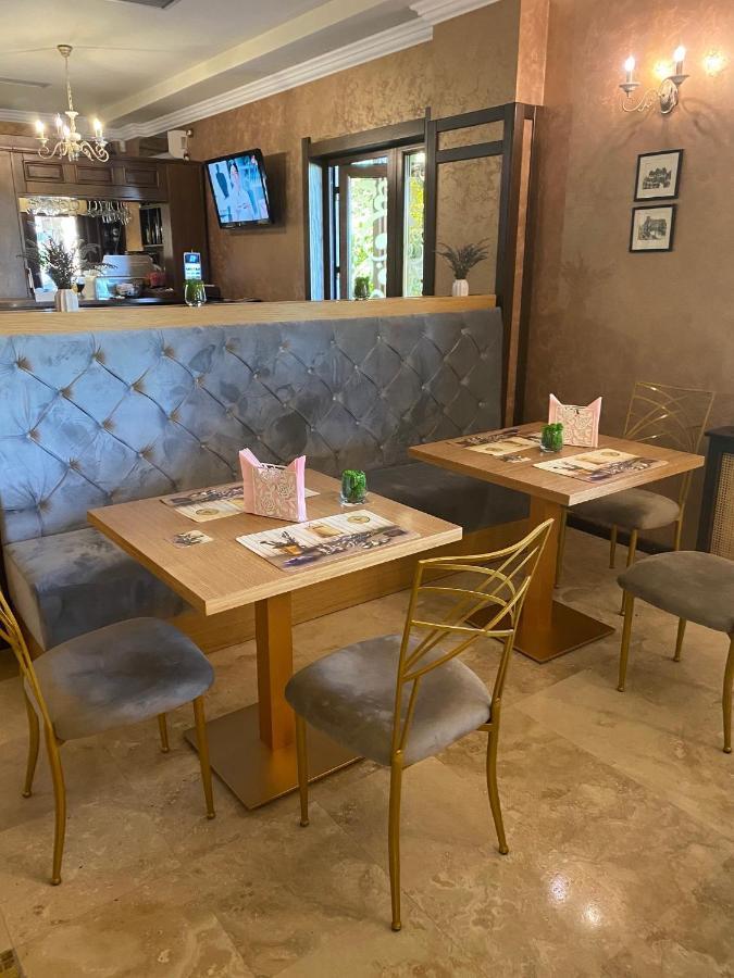 Hotel Yarus Ploieşti Extérieur photo
