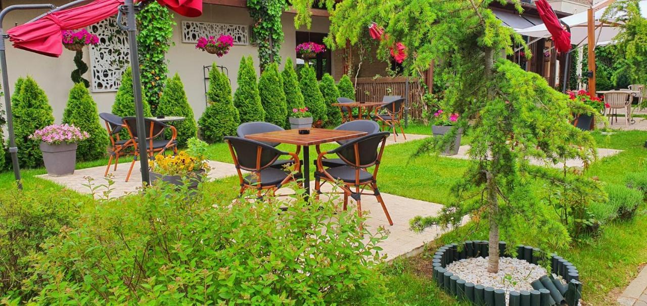 Hotel Yarus Ploieşti Extérieur photo