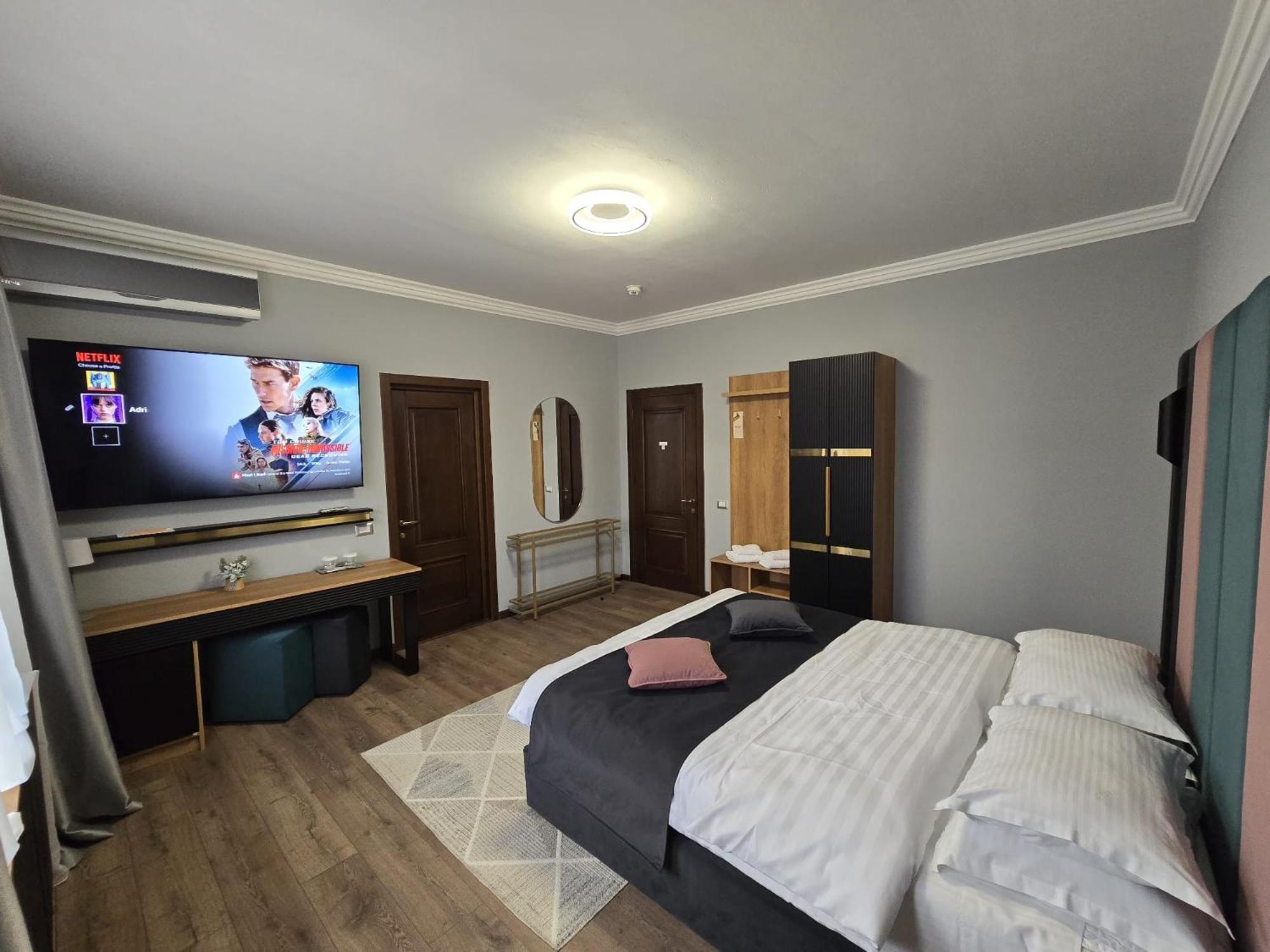 Hotel Yarus Ploieşti Extérieur photo